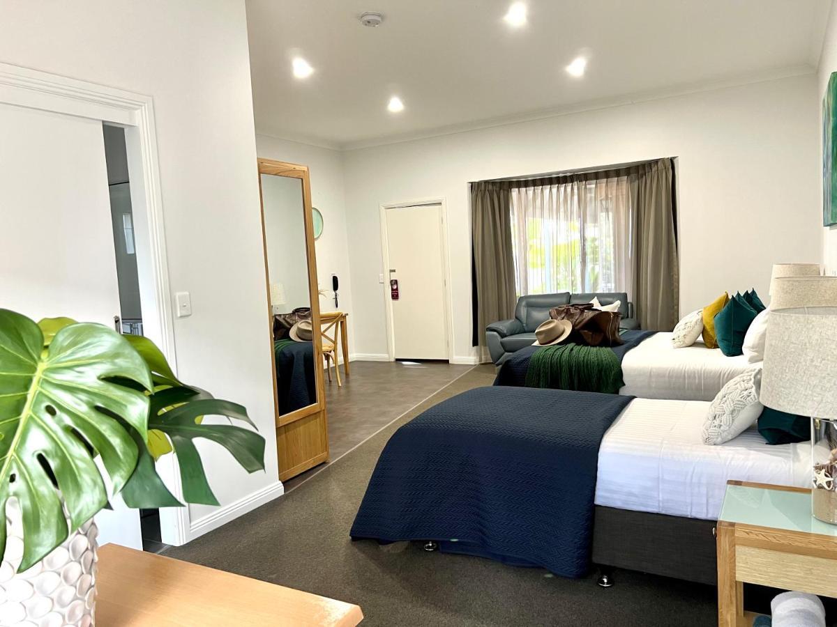 לייקס אינטרנס Coastal Waters Motor Inn מראה חיצוני תמונה