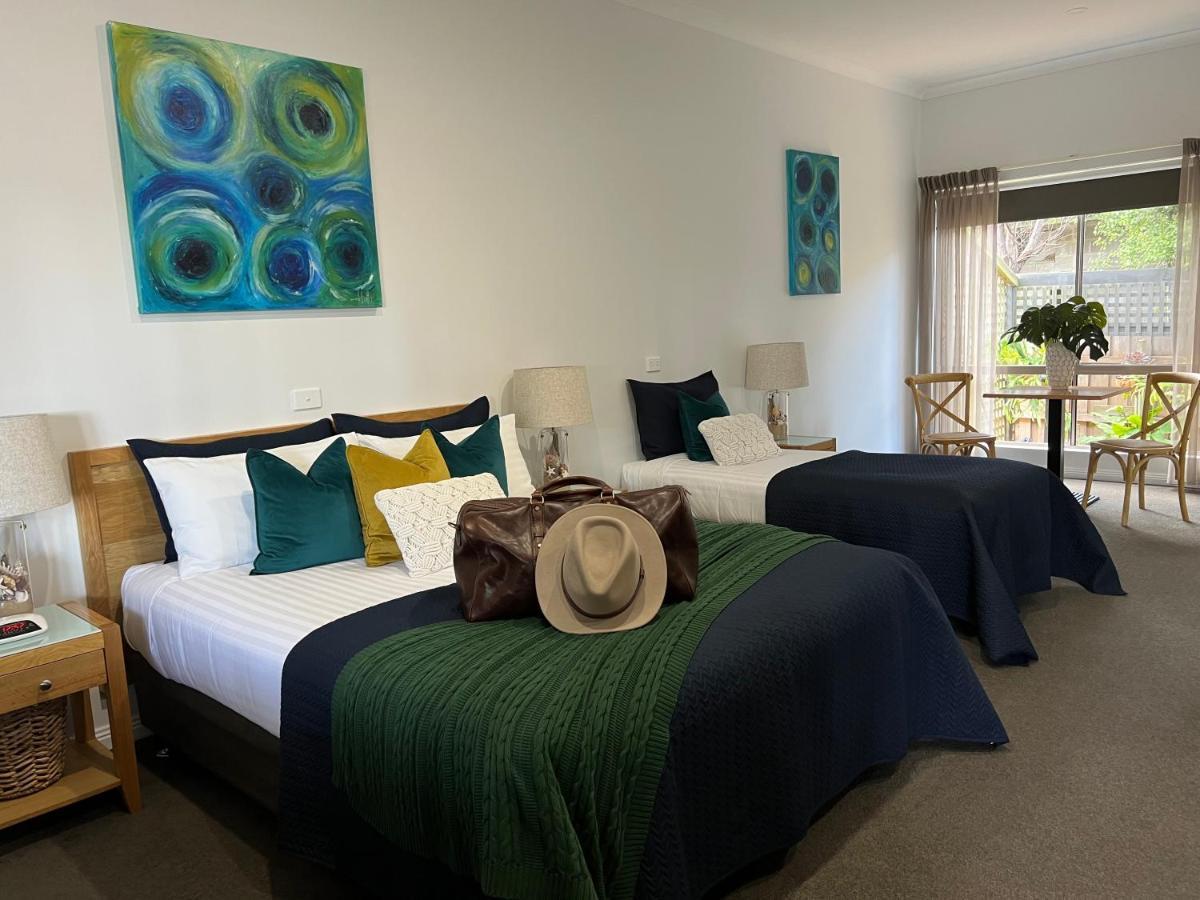 לייקס אינטרנס Coastal Waters Motor Inn מראה חיצוני תמונה