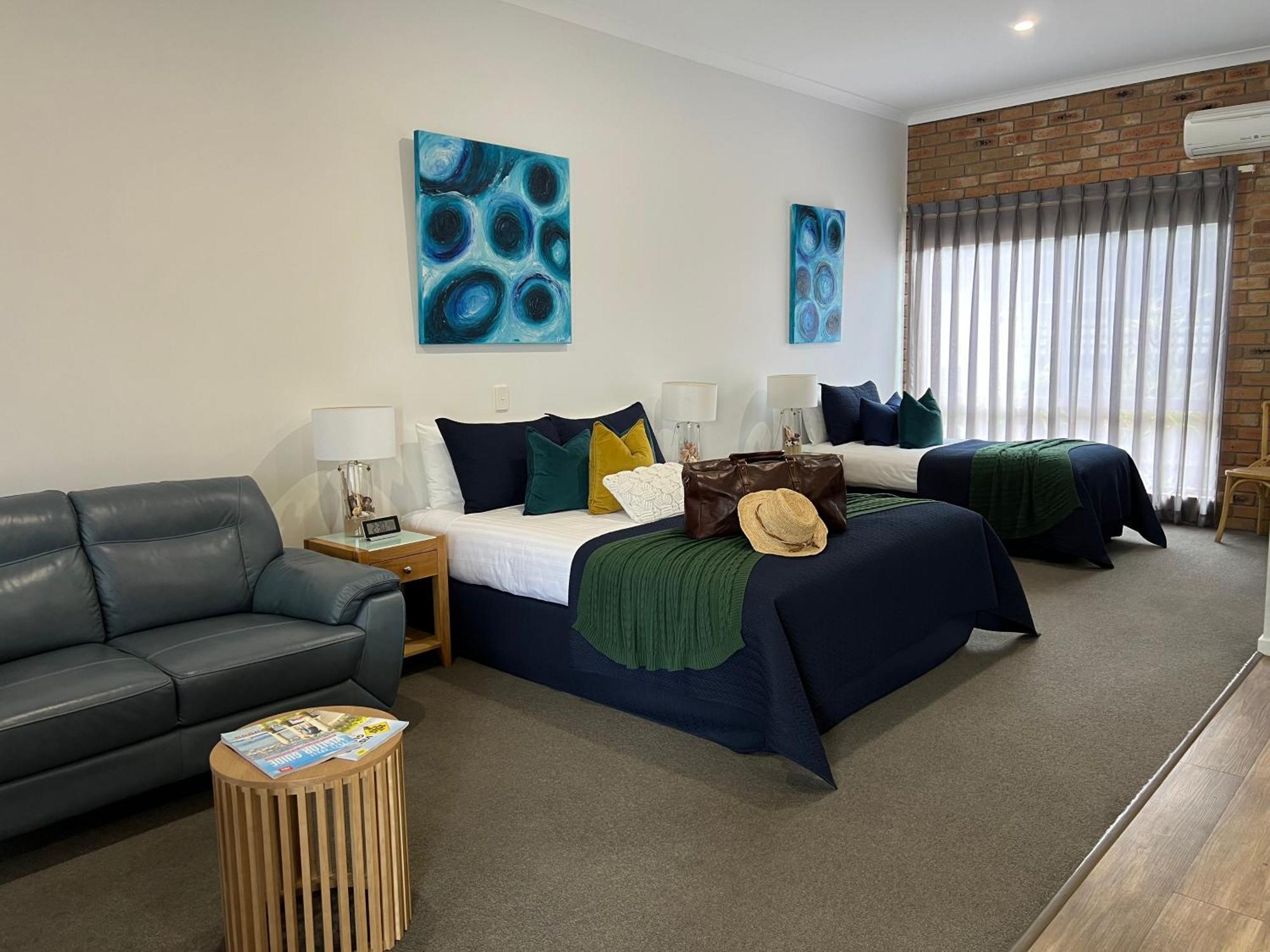 לייקס אינטרנס Coastal Waters Motor Inn מראה חיצוני תמונה
